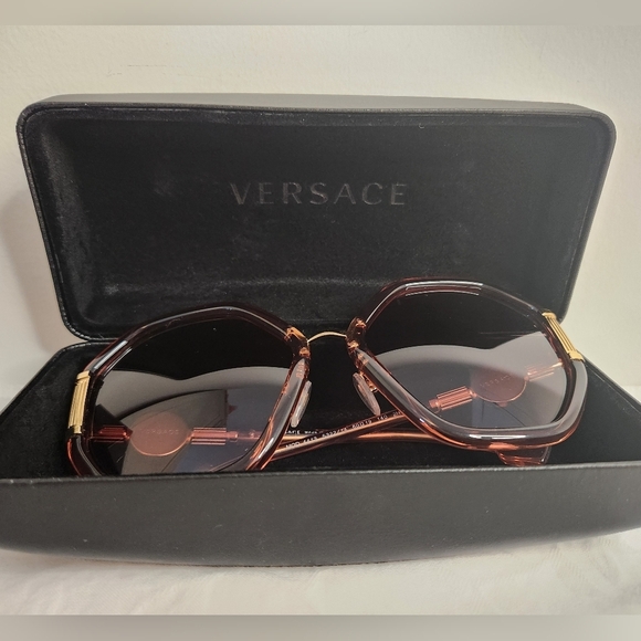 VERSACE Giant Pink Sunglasses - Picture 6 of 14